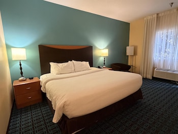 Standard Room, 1 King Bed, Accessible, Non Smoking