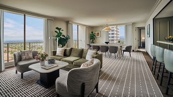 Newport Residential Two Bedroom King Suite