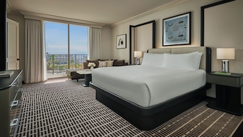 Deluxe One Bedroom Suite