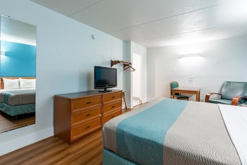 Deluxe Room, 1 King Bed, Smoking