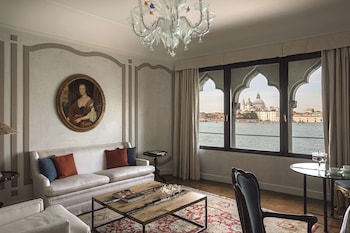 Suite (St Marks View)