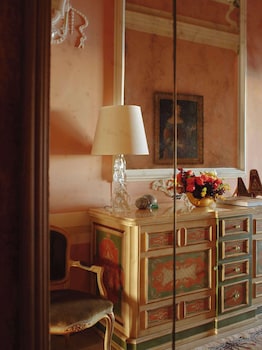 Suite (Dogaressa)
