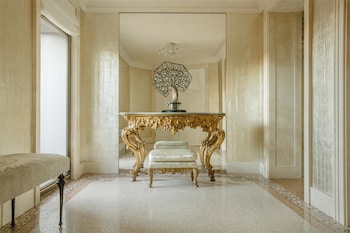 Suite (Serenissima)