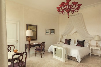 Junior Suite, Patio (Poolside)