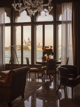 Suite (Dogaressa)