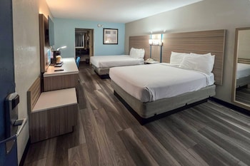 Standard Room, 2 Queen Beds, Non Smoking