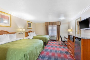 Standard Room, 2 Queen Beds, Non Smoking