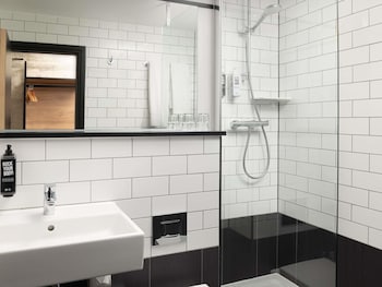 Standard Room, 2 Twin Beds (NEWLY REFURBISHED)