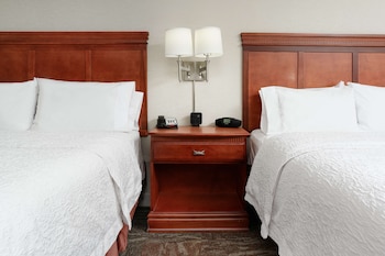 Room, 2 Queen Beds, Microwave