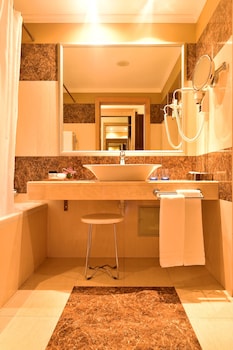 Double or Twin Room, Pool View