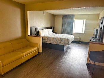 Standard Room, 1 King Bed, Non Smoking