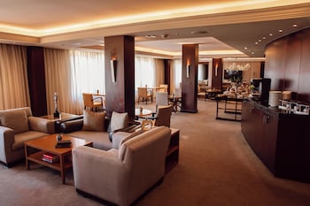 Club Room, 1 King Bed (Club Access)
