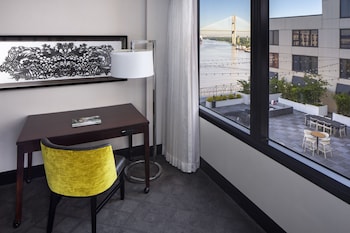 Room, 1 King Bed (Patio Terrace)