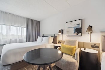 Standard Room, 2 Queen Beds (Worklife)