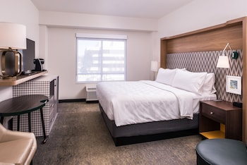 Standard Room, 1 King Bed, Accessible (Communications)