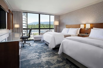 Room, 2 Double Beds, Pool View