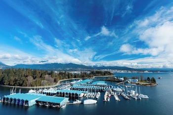 Room, 1 King Bed, Balcony, Harbor View