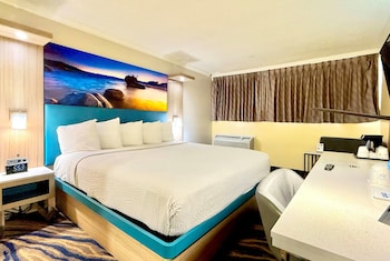 Room, 1 King Bed, Non Smoking, Patio