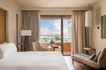 Supreme Room Sea and Cathedral View