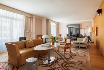 Prestige Suite