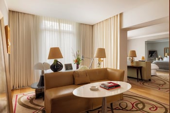 Gallery Suite