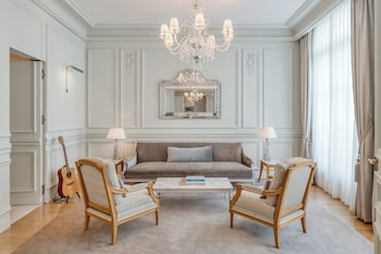 Raffles Presidential Suite