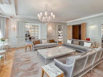 Raffles Presidential Suite