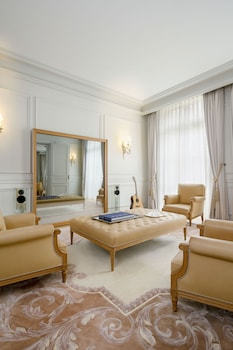 Avenue Presidential Suite