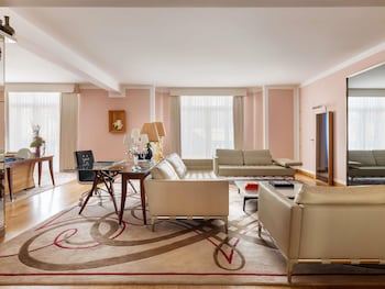 Royal Monceau Suite