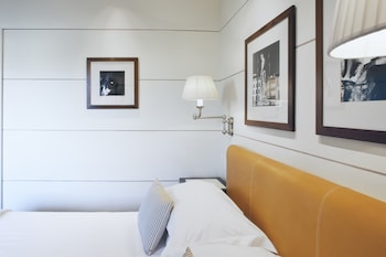 Gallery Prestige Room
