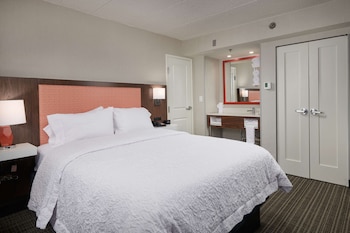Room, 1 Queen Bed, Non Smoking, Refrigerator & Microwave