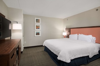 Room, 1 King Bed, Accessible, Non Smoking (Mobility & Hearing, Roll-in Shower)