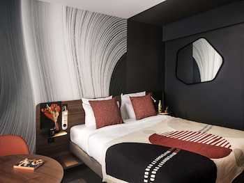 Executive Double Room, 1 Queen Bed with Sofa bed (Eiffel Tower View)