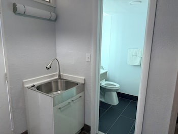 Deluxe Room, 1 Queen Bed, Non Smoking