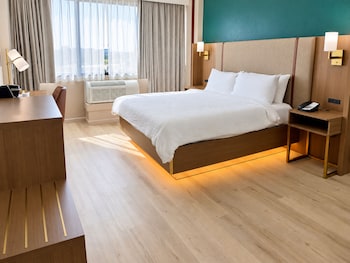 Standard Room, 1 King Bed