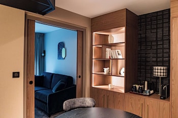 Suite, 1 King Bed, Non Smoking