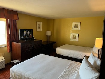 Standard Room, 2 Double Beds, Non Smoking