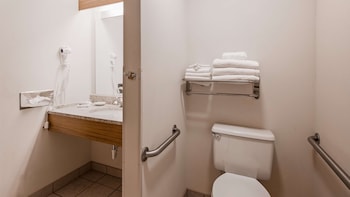 Standard Room, 1 King Bed, Accessible, Refrigerator & Microwave