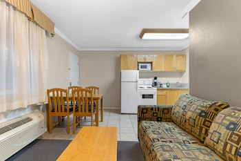 Suite, Multiple Beds, Non Smoking, Kitchen (with Sofabed, Full Kitchen)