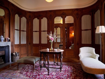 L'ABBAYE SUITE DE LA BARONNE, 1 King XL bed, 180° estate view, 1st floor