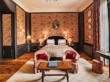 L'ABBAYE SUITE DE LA BARONNE, 1 King XL bed, 180° estate view, 1st floor