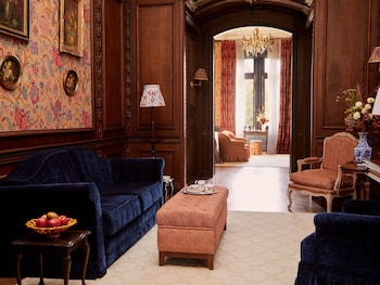 L'ABBAYE SUITE DE LA BARONNE, 1 King XL bed, 180° estate view, 1st floor