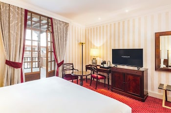 Premium Room, Terrace (Patio de La Reina View)