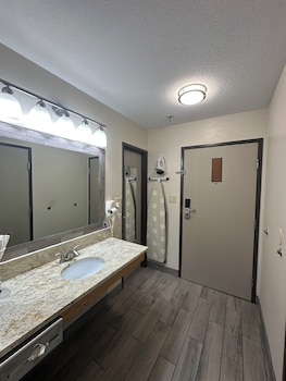 Deluxe Room, 1 King Bed