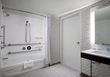 Standard Room, 1 King Bed, Accessible, Non Smoking (Communications)