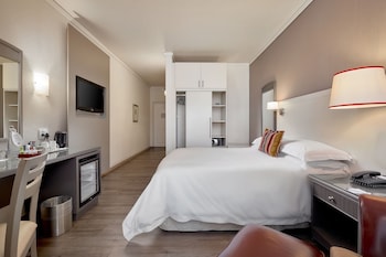 Standard Room, 1 Queen Bed