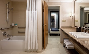 Room, 2 Double Beds, Accessible, Bathtub
