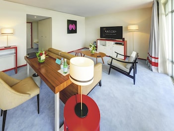 Junior Suite, 1 King Bed, Balcony