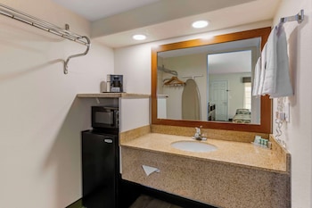 Standard Room, 2 Queen Beds, Non Smoking, Refrigerator & Microwave