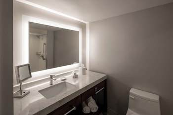 Standard Room, 2 Queen Beds, Balcony